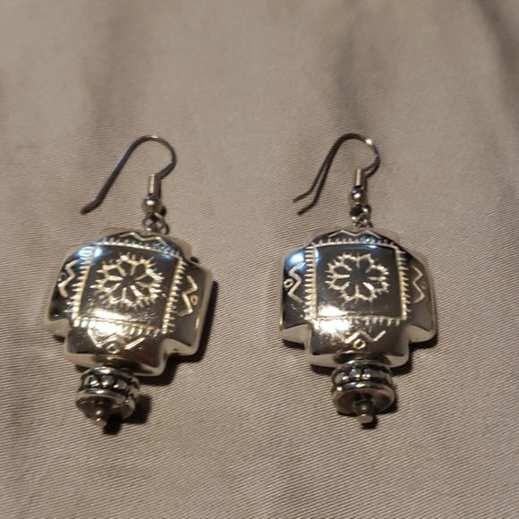 Snowflake earrings - Picture 2 of 2